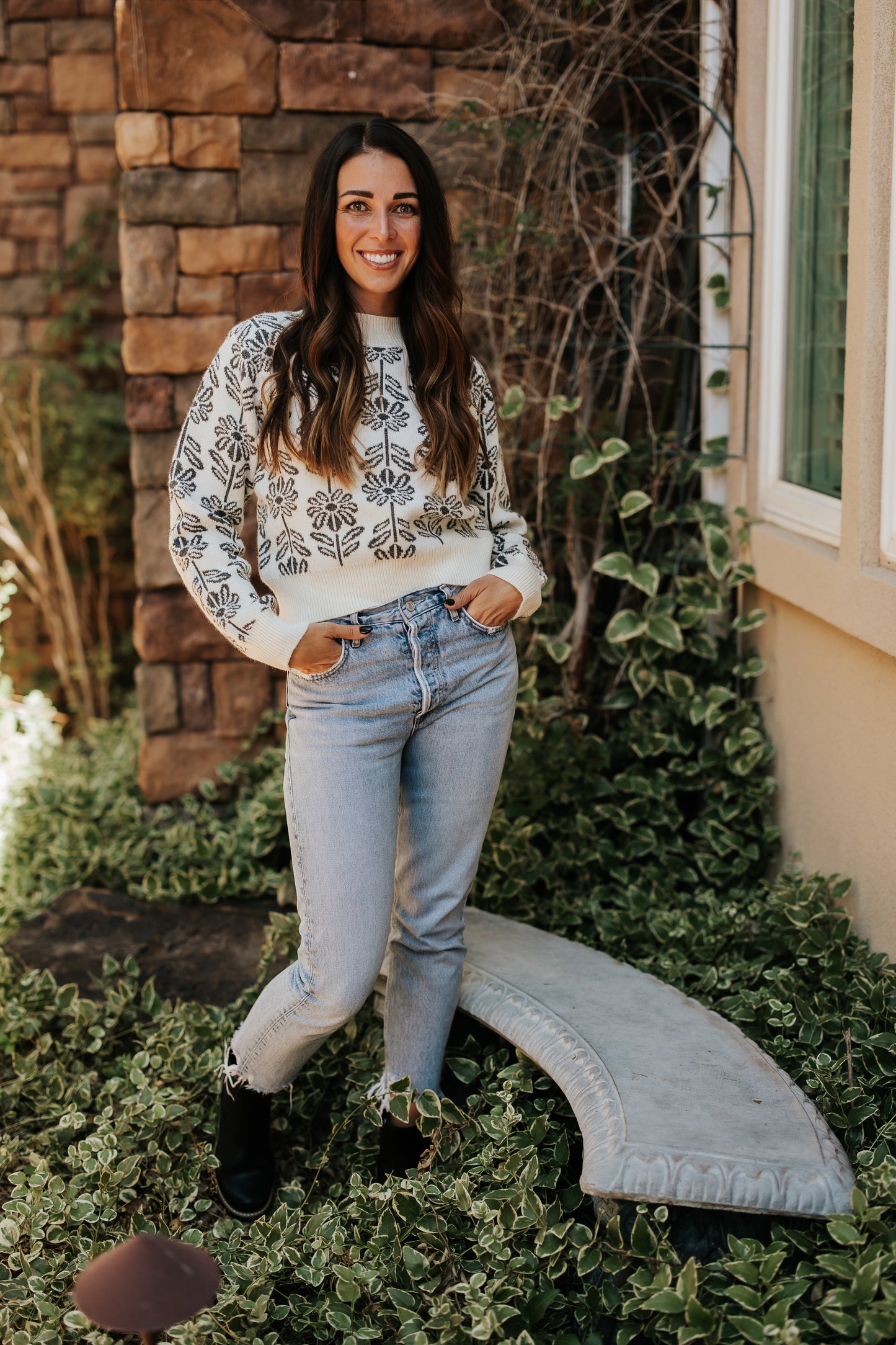 SELENA BLACK FLORAL PRINT KNIT SWEATER