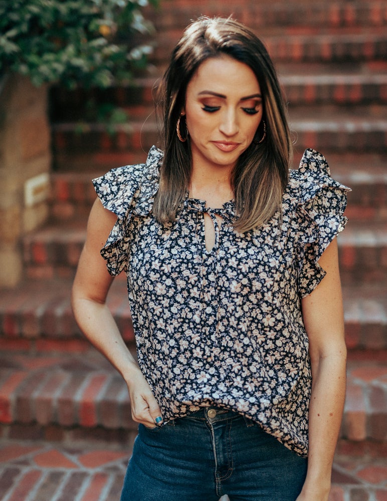 KELTY FLORAL TOP- BLACK