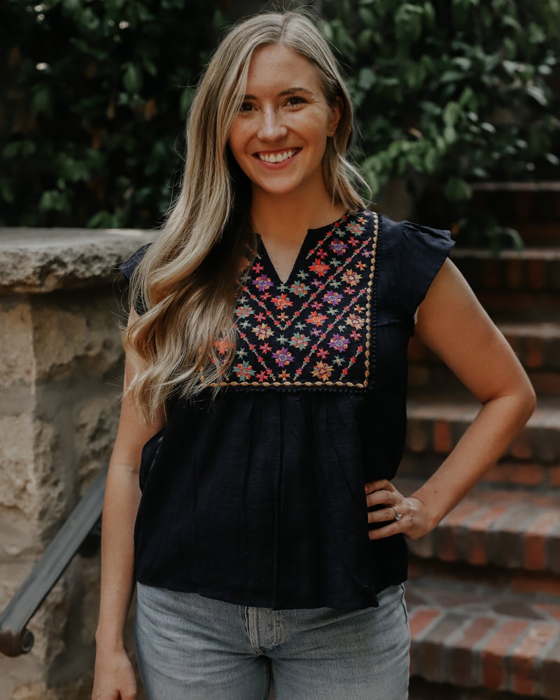 SARA EMBROIDERED TOP