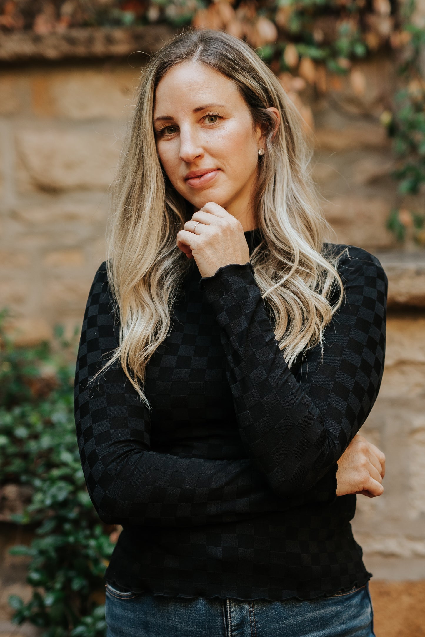 ANNIE LONG SLEEVE CHECKERED KNIT TOP-BLACK