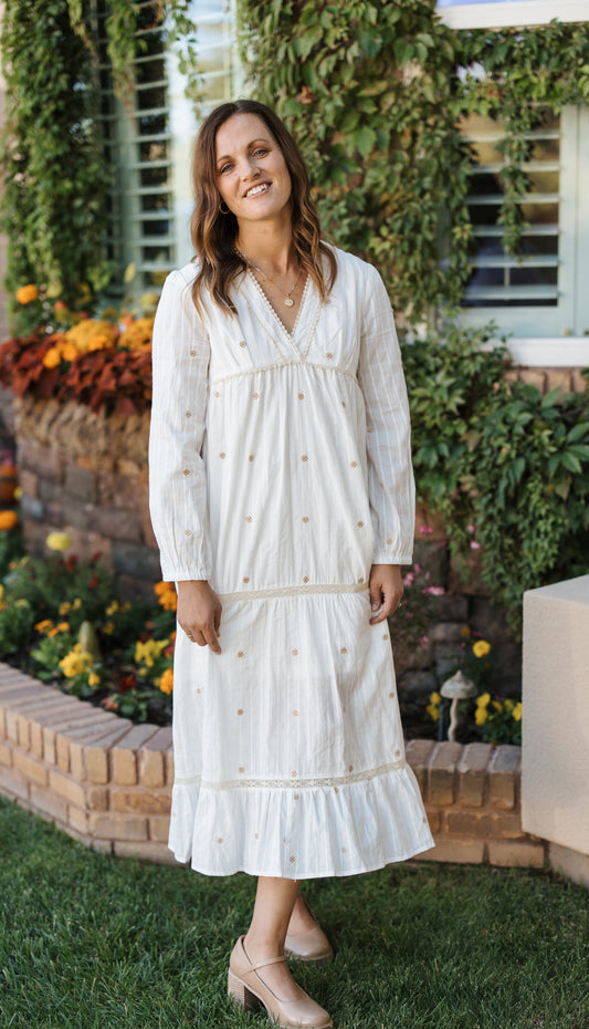 MOLLY OFF WHITE EMBROIDERY TIERED DRESS