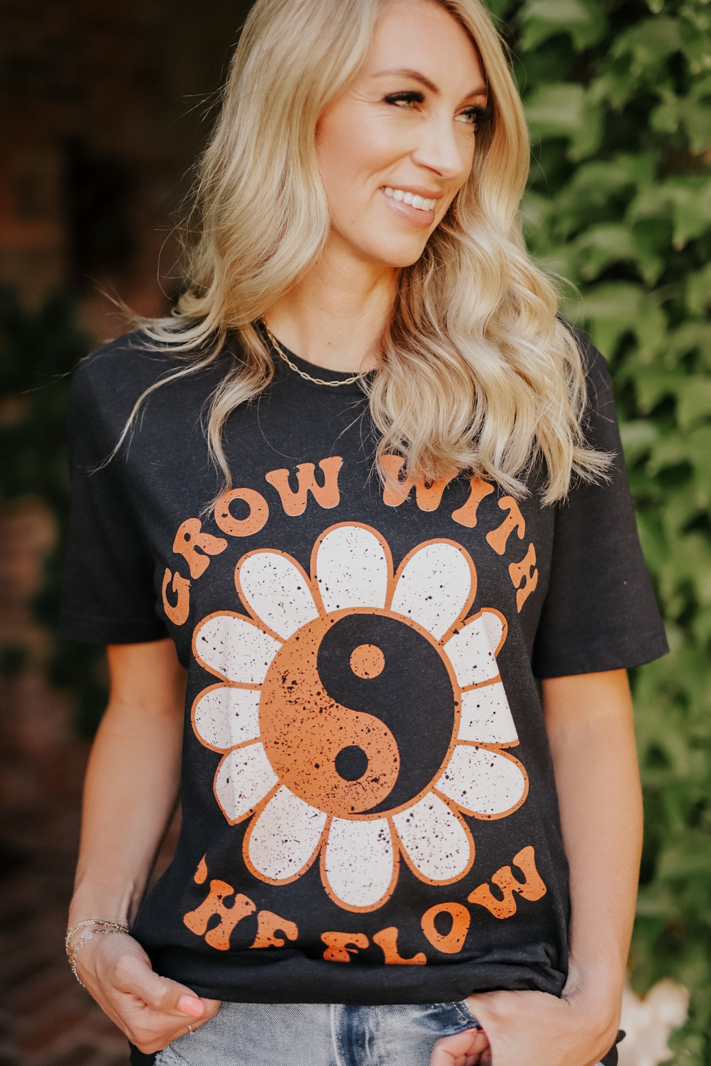 GROW WITH THE FLOW OVERSIZED TEE-HEATHER BLACK